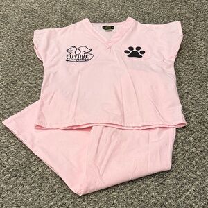 Kids custom veterinarian scrubs / animal lover